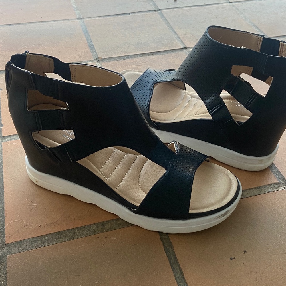 Adrianne Vittadini sport platform sandals comfortable stylish back zipper 8